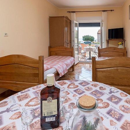 Gorgeous Apartment In Betiga With Wifi Barbariga Ngoại thất bức ảnh
